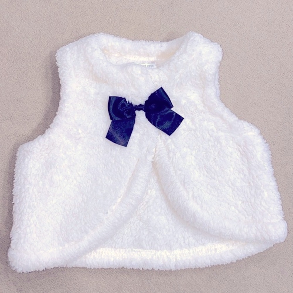 Just One You by Carter's White Fuzzy 2 Snap Closure Vest Baby Girls 3 Month Size